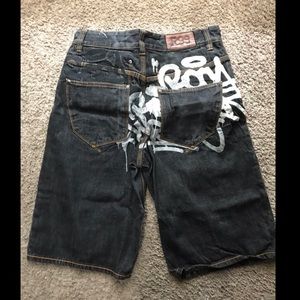 [RARE] Rocawear Graffiti Jean Short; Size 32